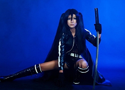 Black Rock Shooter vùi mình trong bão đạn