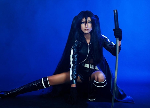 Black Rock Shooter vùi mình trong bão đạn