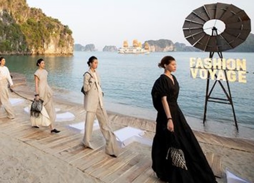 Fashion Voyage 2 gây 'choáng' với sàn runway dài 120 mét