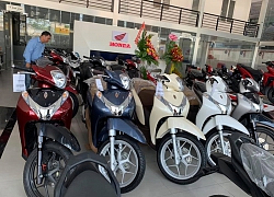 Giá xe máy Honda giảm chạm đáy, Yamaha ổn định