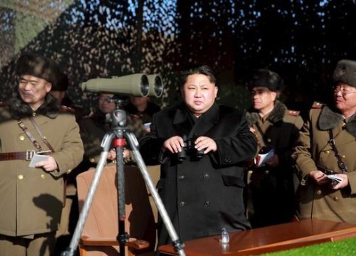 Kim Jong Un bất ngờ thăm nhà máy tên lửa đạn đạo