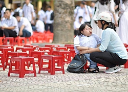 Lễ bế giảng cuối cùng của nữ sinh 'xương thủy tinh'