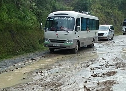 Mưa lớn gây sạt lở, quốc lộ huyết mạch Sơn La bị ách tắc