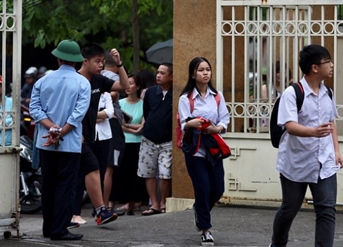 "Sang thu", suy nghĩ về hoàn cảnh khó khăn vào đề thi Văn lớp 10