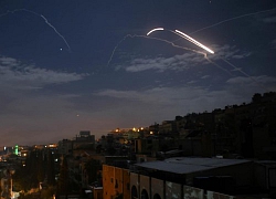 Syria nã hai quả rocket, Israel đáp trả với mưa không kích