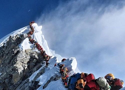 Đỉnh Everest trở thành nơi "chầu thần chết" với hàng loạt tử thi ra sao?