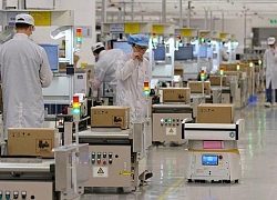 Foxconn tạm dừng dây chuyền sản xuất một số điện thoại Huawei