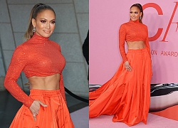 Jennifer Lopez khoe eo thon, ngực đầy trên thảm đỏ