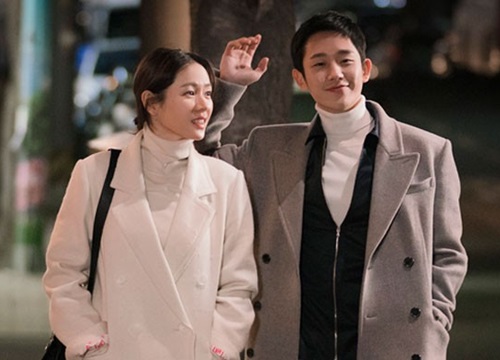 Jung Hae In: Cuộc cách mạng hình tượng trong "Đêm Xuân" liệu có vượt qua cái bóng quá lớn của "Chị Đẹp"?