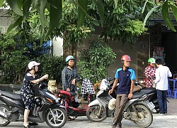 Nỗi lo bên ngoài trường thi