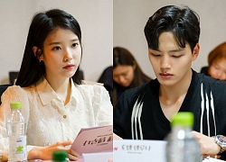 Phim 'Hotel Del Luna': IU và Yeo Goo Jin đẹp đôi, tương tác tốt tại buổi đọc kịch bản