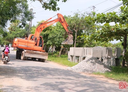 "Thay áo mới" tuyến đường nối TP Hà Tĩnh với các xã bãi ngang Thạch Hà