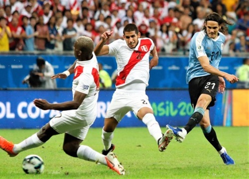 Suarez vào vai "tội đồ", Uruguay bị Peru loại khỏi Copa America