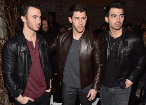 Chasing Happiness: Jonas Brothers tiết lộ lý do thật sự khiến nhóm nhạc tan rã