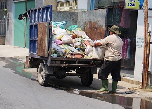 Chuyện lạ Đồng Nai: Các "quan chức" thôn xung phong đi nhặt rác