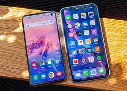 Có 18 triệu đồng chọn Galaxy S10e hay iPhone XR dùng 'đã' hơn?