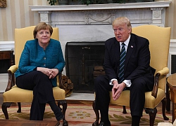 Khoảnh khắc Trump - Merkel không nhìn mặt nhau khi gặp ở Anh