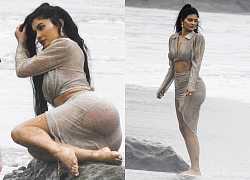 Kylie Jenner khoe vòng ba ngoại cỡ trong buổi chụp hình