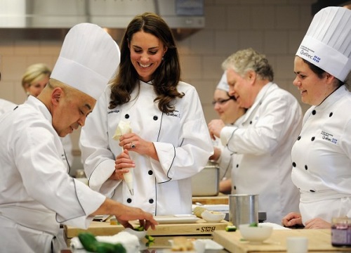 Lời khuyên nuôi dạy con của Hoàng gia Anh khiến Meghan dù theo đuổi phương pháp riêng cũng phải tham khảo