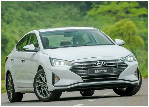 Mazda 3 2019 vs Hyundai Elantra 2019: Thiết kế đẹp, giá hợp lý, bạn chọn xe nào?