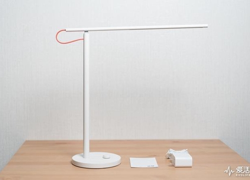 Xiaomi ra mắt đèn bàn thông minh Mi Table Lamp 1S, giá 605 ngàn, có thể kết nối Apple HomeKit, hỗ trợ XiaoAI