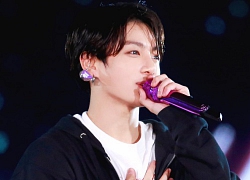 Hãi hùng cảnh em út Jungkook (BTS) dũng cảm nhảy xuống, bị đám đông đè bẹp chỉ để nói 1 câu này với fan ngồi xe lăn