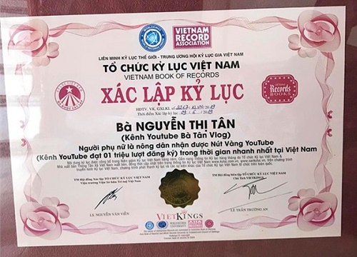 Kênh Youtube Bà Tân Vlog tăng trưởng với 'tốc độ tên lửa', tiếp tục phá kỷ lục 2 triệu sub nhanh nhất Việt Nam