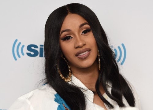 Rùng mình trước quả đắng từ những cuộc đại tu cơ thể của Cardi B: Đôi chân phù nặng vì nghiện "dao kéo"