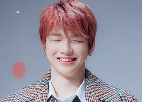 #WelcomeBackDaniel - Chỉ xuất hiện vỏn vẹn 4 phút sau thời gian 'ở ẩn', hashtag mừng center quốc dân Kang Daniel tái xuất gây 'náo loạn' khắp nơi