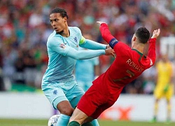 "Đá tảng" khiến Messi - Ronaldo im tiếng: Van Dijk quá hay, Quả bóng vàng dễ trao tay