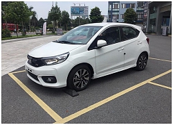 Honda Brio ồ ạt cập bến đại lý trước ngày ra mắt