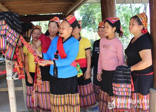 Khai thác lợi thế, đẩy mạnh phát triển kinh tế - xã hội ở vùng đồng bào dân tộc thiểu số