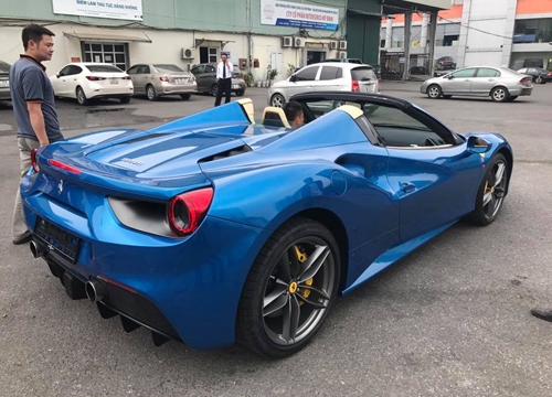 Siêu xe Ferrari 488 Spider đầu tiên về Việt Nam