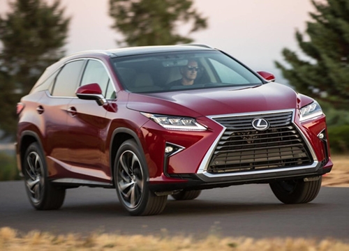 Thuê xe sang Lexus, tốn từ 718 USD mỗi tháng