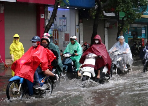 Chiều tối và đêm 17/6, mưa và dông bao trùm các khu vực trên cả nước