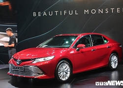 Chuyển sang nhập khẩu, Toyota Camry 2019 rẻ hơn 70 triệu đồng