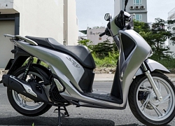 Honda SH mới về: Đắt gần bằng ô tô, dân buôn chém tiền chênh