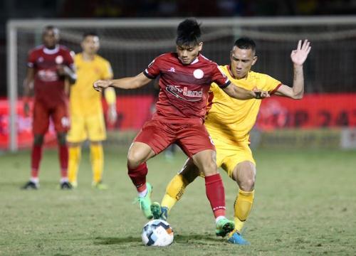 Vòng 13 V-League: TPHCM vô địch lượt đi, HAGL thua đau