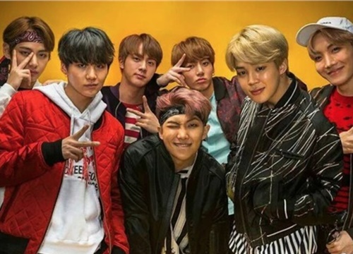 6 năm ra mắt, BTS từ 'chung thủy' với trắng đen đã hóa thành những chú 'tắc kè hoa'