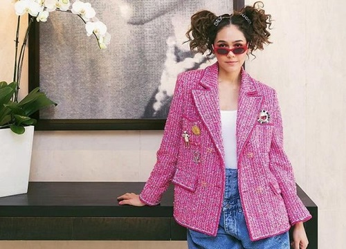 Áo khoác Chanel hồng rực làm cả thiên thần nội y Liu Wen đến fashionista Châu Bùi chao đảo