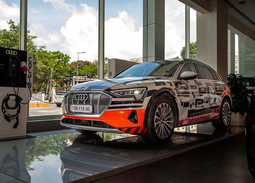 Chiêm ngưỡng hình ảnh của SUV chạy điện Audi E-tron đầu tiên tại Việt Nam