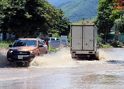 Kon Tum: Ngập nặng trên tuyến đường Hồ Chí Minh đoạn qua Ngọc Hồi