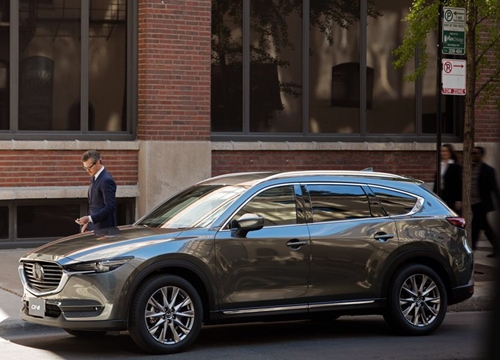 Mazda CX-8 ra mắt 3 phiên bản, giá từ 1,1 tỷ đồng