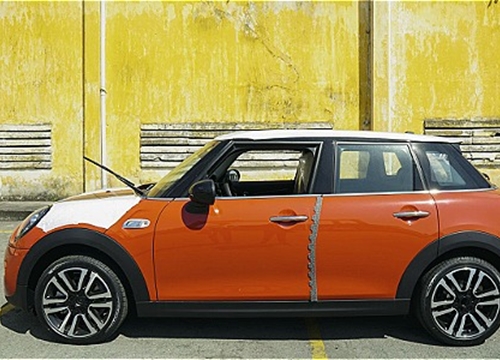 Mini Cooper S 2019 thế hệ mới cập cảng Sài Gòn