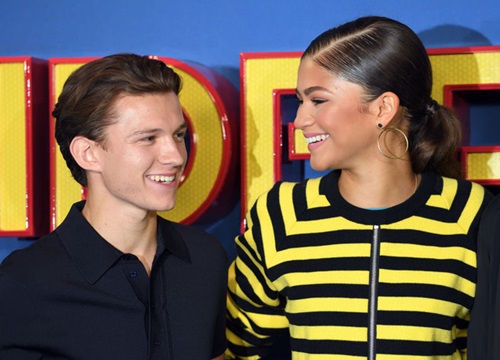 Nhìn Tom Holland bẽn lẽn như "gái mới lớn" cạnh crush ở FAR FROM HOME, kiểu gì cũng thấy sao đôi này đẹp thế!