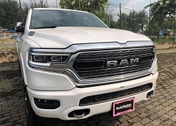 'Soi' chiếc bán tải Ram 1500 Limited đời 2019 đầu tiên về Việt Nam