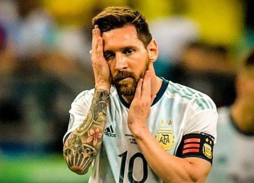 Thua thảm Colombia, Messi 'dạy dỗ' đồng đội ngay trong phòng thay đồ