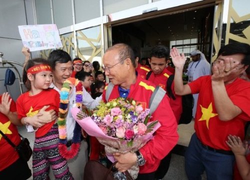 VFF gia hạn với thầy Park, không chỉ là chuyện tiền nong