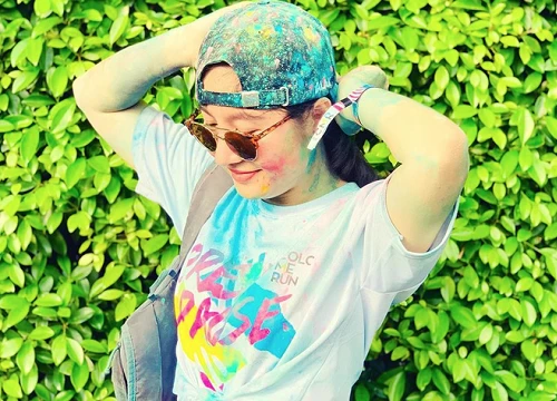 Bất chấp mặt mũi lấm lem, hội girl xinh vẫn chiếm hết spotlight tại Color Me Run