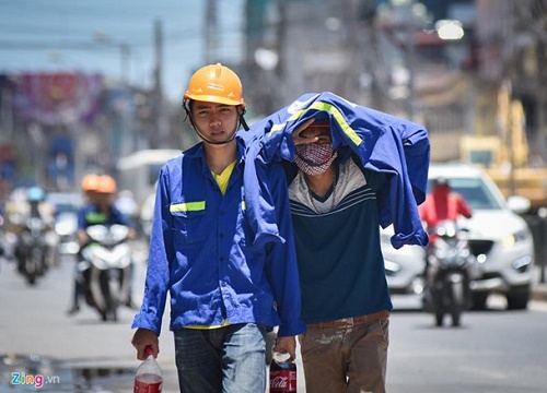 Hôm nay nắng nóng trên 41 độ C, coi chừng kiệt sức, đột quỵ